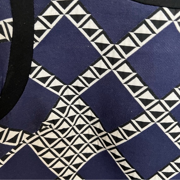 Women’s Trina Turk Blue Short Sleeve Aztec Dress - Size 4 - Picture 3 of 5